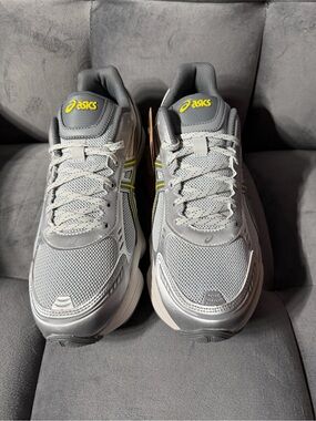 Size 10.5 - ASICS Gel Kinetic Fluent Glacier Grey Lime size 10 also available